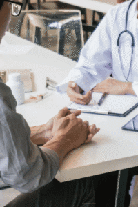 Chory na Alzheimera nie chce brać leków – co zrobić?