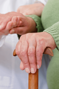 Kto płaci za dom opieki? Przegląd regulacji prawnych